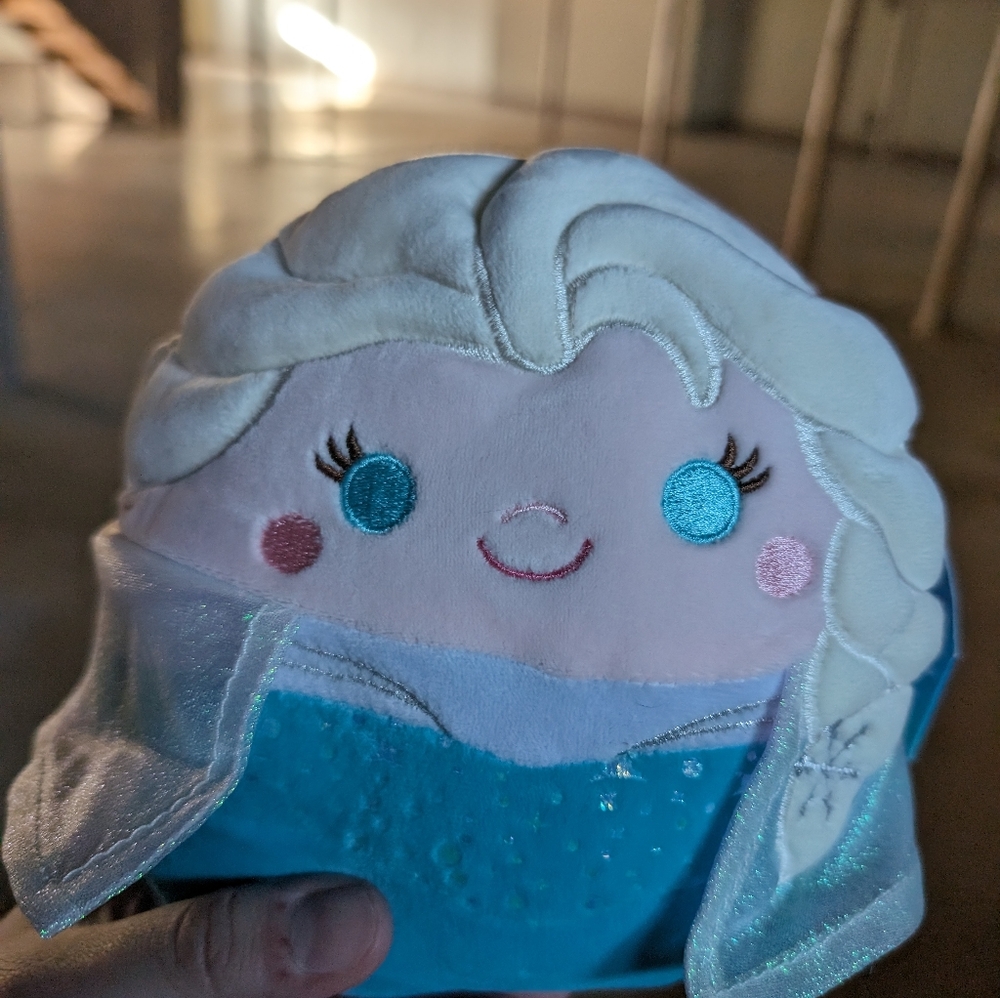 Squishmallow Elsa